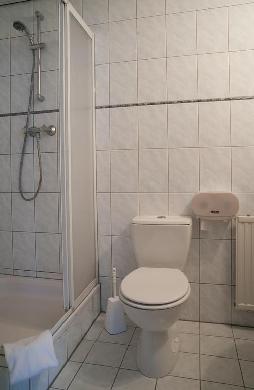Hotel Het Gemeentehuis Uithuizen Room photo