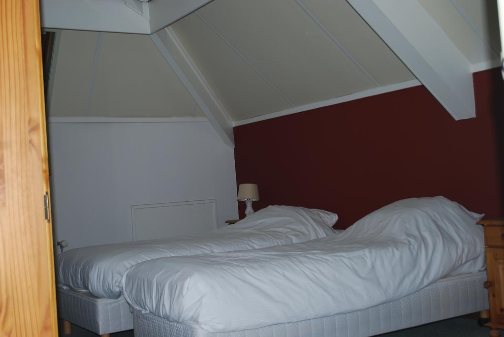 Hotel Het Gemeentehuis Uithuizen Room photo